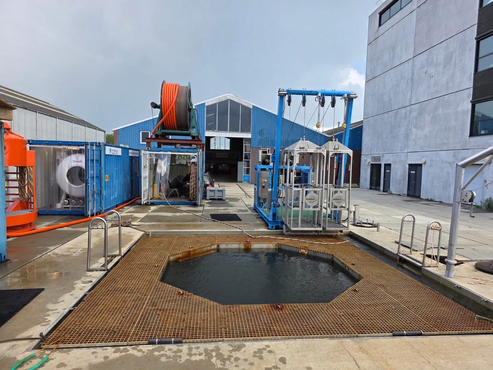 Die Tauchbecken-Anlage auf dem Campus in Enkhuizen